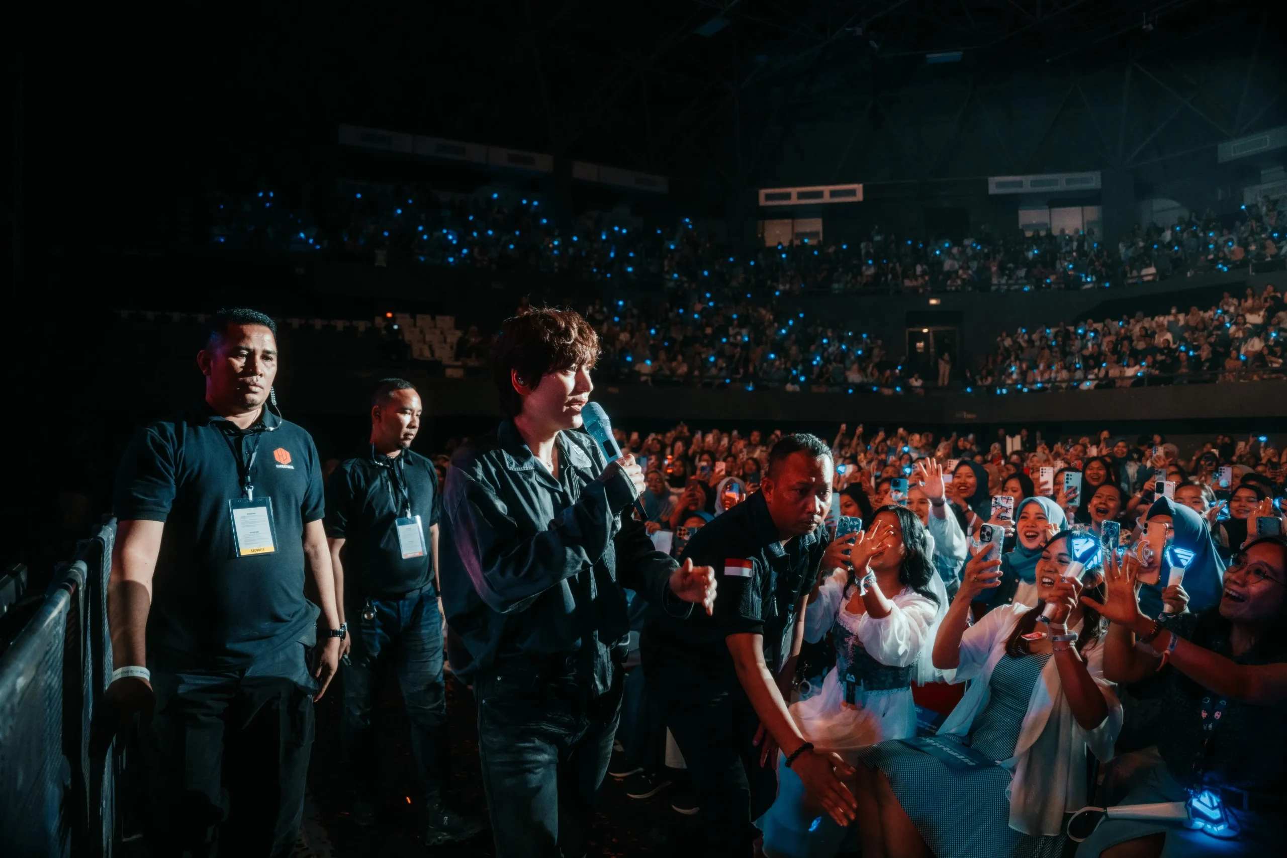 Kyuhyun Approached The Crowd Directly and Performed Indonesian Hits