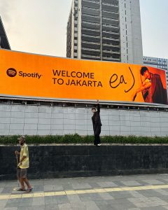 Eaj Spoted Blending with Fan Before His Solo Concert in Jakarta