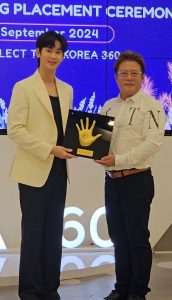Actor Kim Soo Hyun Visits KOREA 360, the Korean Culture Promotion Center in Indonesia, in the ‘Kim Soo Hyun Handprinting Placement Ceremony in KOREA 360’ Event