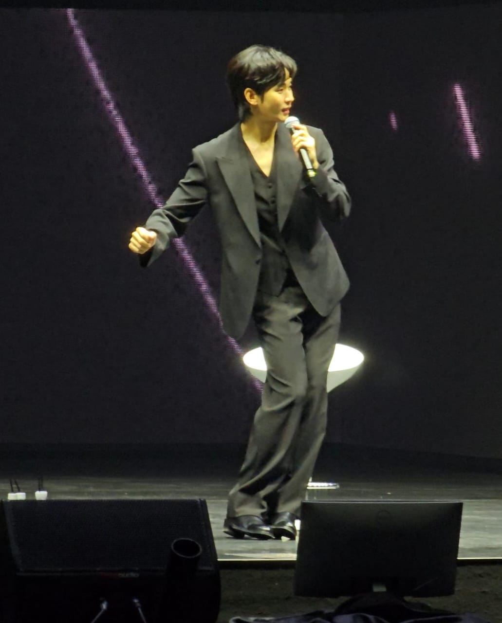 Menyala Fans Ku, Kim Soo Hyun Praise the Excitement of His Fans in Indonesia