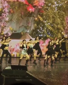 Fans Steal the Show with “Parade” Dance During Red Velvet’s Jakarta Fancon