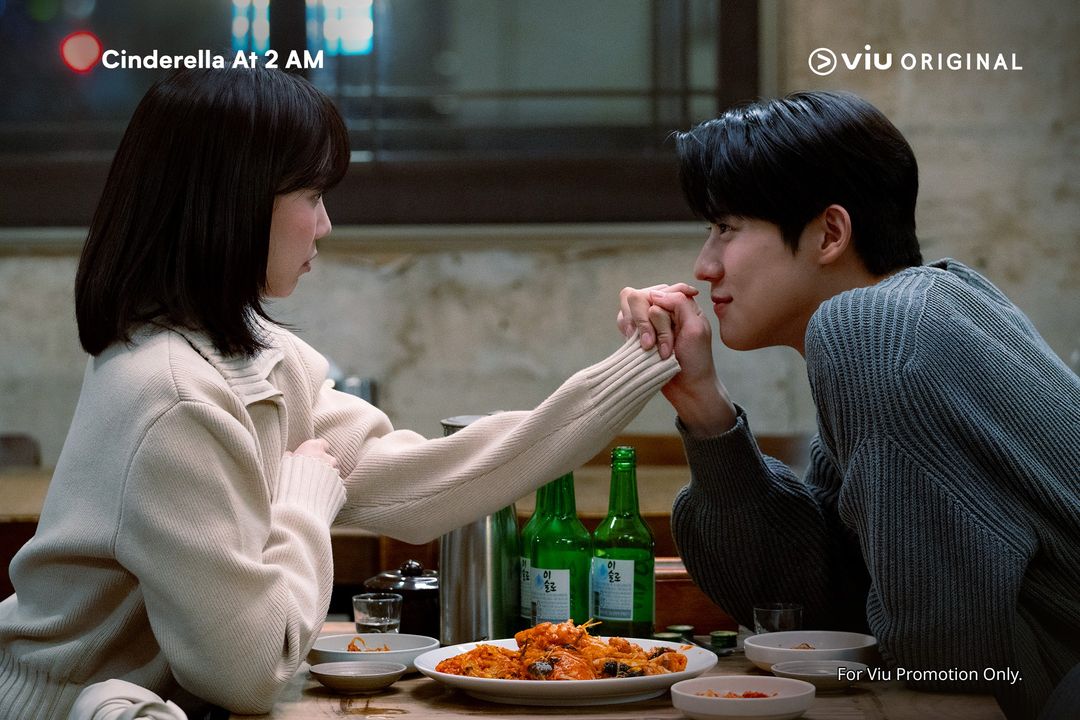 The Charm of Shin Hyun Been as a Successful Career Woman Who Makes Young Men Infatuated in Cinderella at 2AM