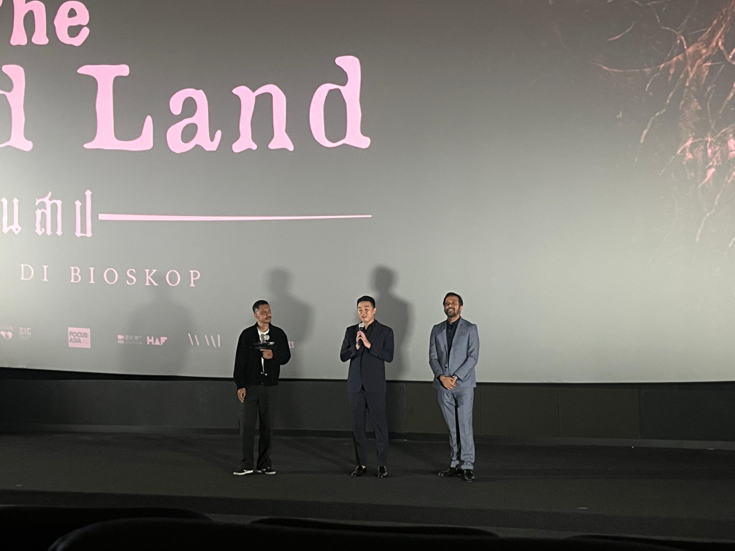 Gala Premiere of The Cursed Land in Jakarta Attended by Bront Palarae