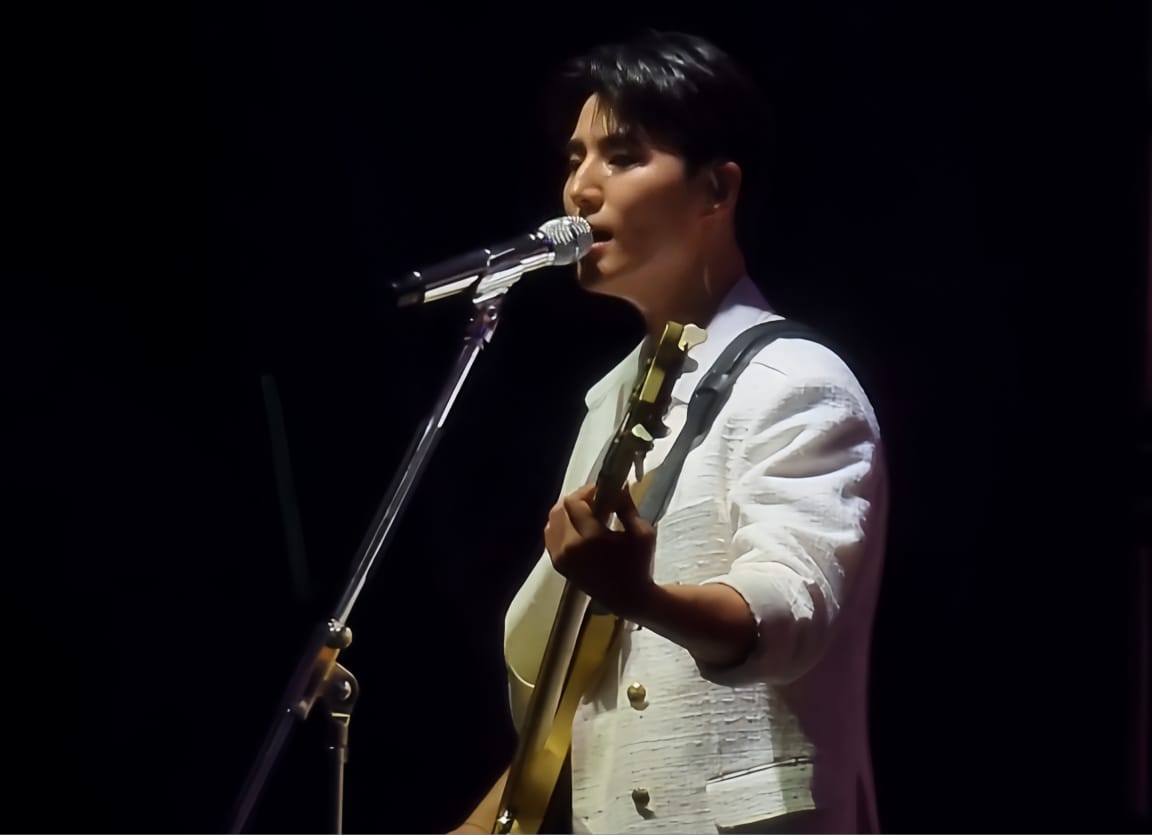 Young K Cries at DAY6 Forever Young Concert in Bali, Shares Touching Message for My Day