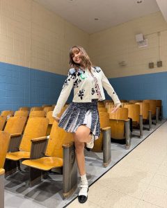 Complete the missions and win a chance to become the lucky 5 finalists to be on stage with LISA