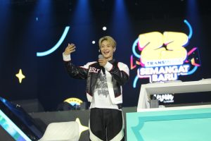 Entertaining Shawol, Minho Performs New Songs and Tries Pempek at Transmedia 23rd Anniversary