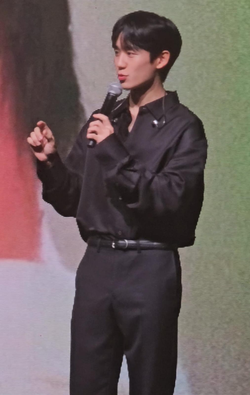 Jung Hae In Holds Fan Meeting in Jakarta, Finds It Strange to Be Called ‘Oppa’