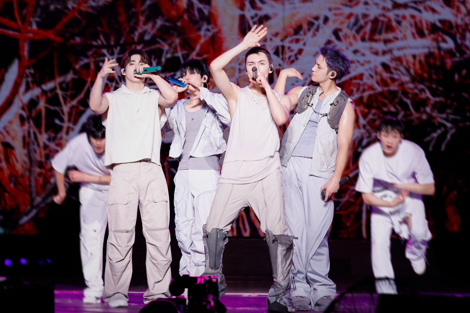 SEVENTEEN Concert in Jakarta: The Members Put on an Energetic Performance and Successfully Entertain Fans