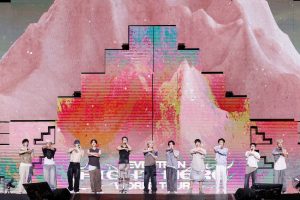 SEVENTEEN Speaks Indonesian, Getting More Localized at the Jakarta Concert