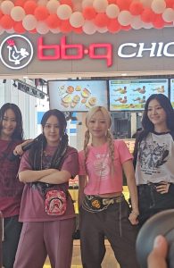 Closing Their Activities in Indonesia, KANDIS Holds Fansign and Gifts Fans