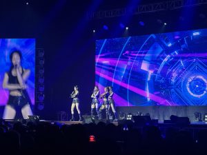 INDONESIAN KISSY’S ENTHUSIASM MAKES KISS OF LIFE MEMBERS SURPRISED