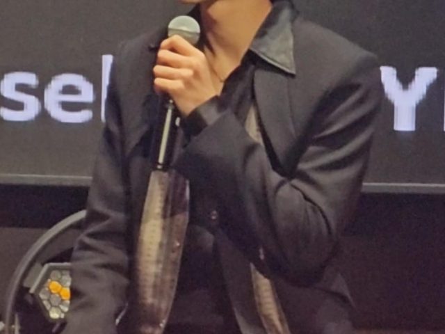 Chen Zheyuan Joins Viral “Velocity” Challenge and Plays Drawing Test with Fans in Jakarta — So Much Fun!