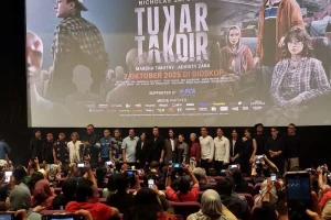 The film Tukar Takdir introduces a new genre to Indonesian cinema through an air disaster drama. Premiering on October 2, 2025, in Indonesian cinemas.