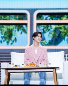 Park Bo Gum Invites Fans to “See the Stars Closer” at Jakarta Fanmeeting — A Heartwarming and Intimate Moment