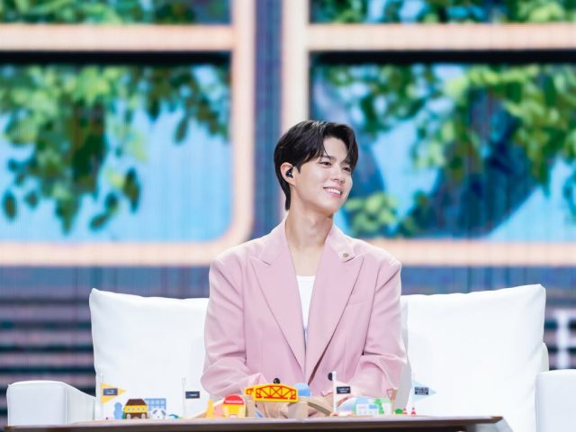 Park Bo Gum Invites Fans to “See the Stars Closer” at Jakarta Fanmeeting — A Heartwarming and Intimate Moment