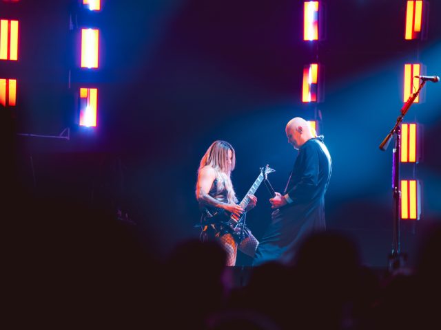 The Smashing Pumpkins in Jakarta: No Small Talk, Just Pure Madness on Stage!