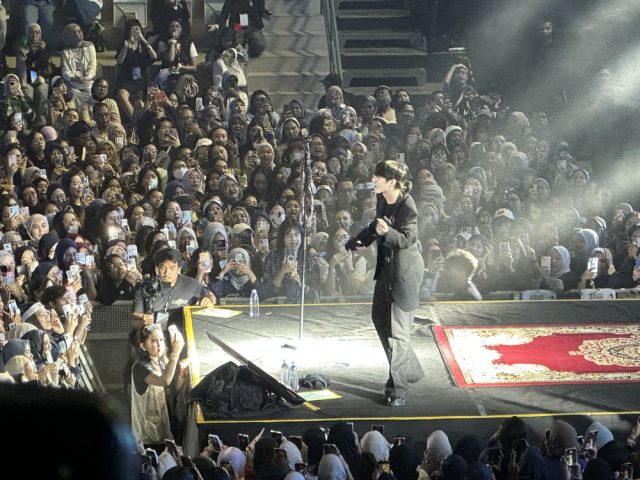 “Blusukan” Act for Opening The 1/9 Tour by eaJ in Jakarta