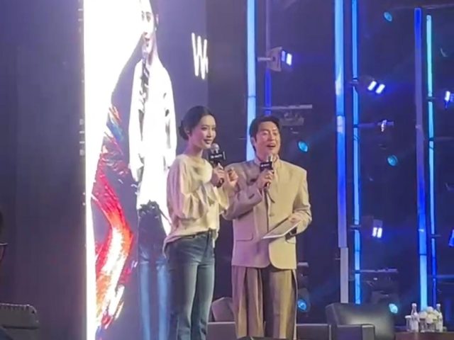 Meng Ziyi Impressed by Indonesian Fans’ Mandarin Skills, Zhou Yiran Falls for Klepon and Es Cendol