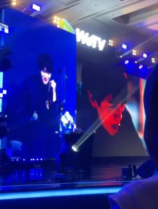 Zhou Yiran Charms Indonesian Fans: Pantun, Surprise Birthday Celebration, and Tasting Local Snacks