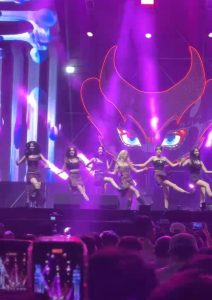 Back on Stage in Jakarta, Two STAYC Members Shine in Beautiful Traditional Kebaya