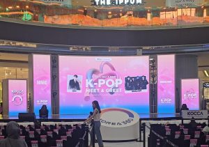 Fans’ Excitement Peaks as They Await Minho of SHINee & HIGHLIGHT at KOREA 360