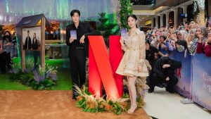 Kim Seon-ho and Go Youn-jung Create a Buzz in Jakarta at Netflix Drama Installation