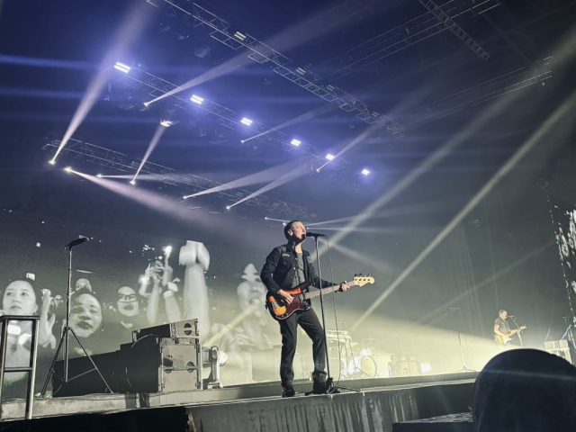 Bryan Adams Successfully Brings Nostalgic Memories to His Jakarta Concert