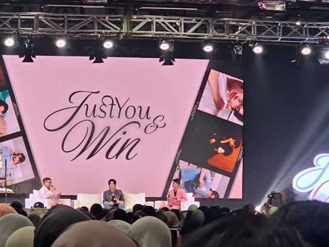 Win Metawin Performs 2gether Soundtrack Again After Five Years at Emotional Jakarta Fan Meeting
